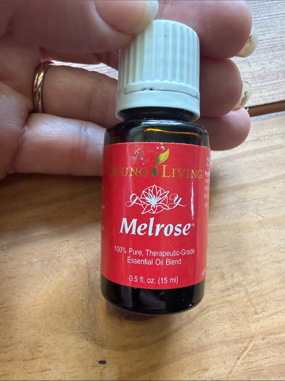 Young Living Melrose Essential Oil Blend - Red Label, White Cap